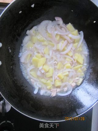 土豆咖喱的做法步骤：3