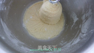 牛奶小面包的做法步骤：2