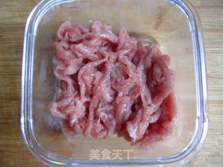 鱼香肉丝的做法步骤：1