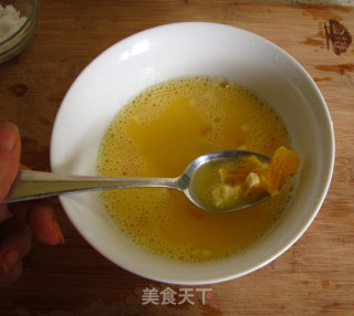 微波炉菜谱--橘子味鸡蛋羹的做法步骤：2