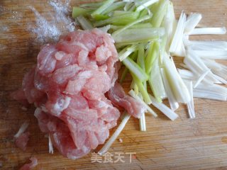 肉丝豇豆的做法步骤：2