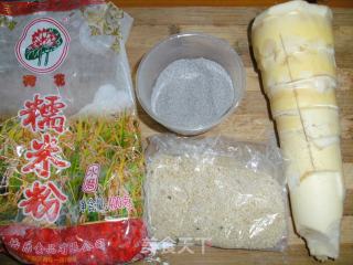 饼饼物语：【黑色之魅】麻香鲜笋黑米饼的做法步骤：1
