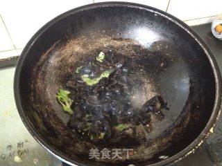清脂降压美味菜——黄瓜炒木耳的做法步骤：7