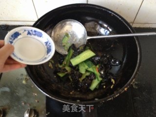 清脂降压美味菜——黄瓜炒木耳的做法步骤：9