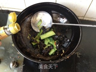 清脂降压美味菜——黄瓜炒木耳的做法步骤：10