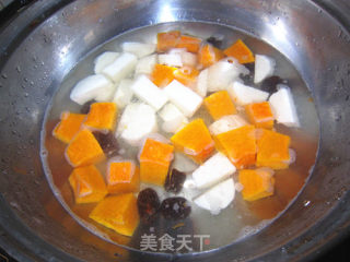 红枣山药南瓜炖的做法步骤：2