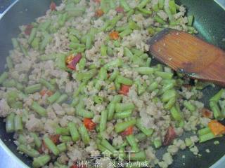 酸豆角炒肉末的做法步骤：6