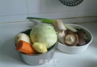 自创特色素什锦酱的做法步骤：1