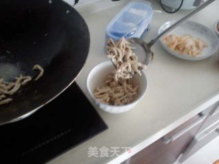 清淡的胡萝卜炒肉丝的做法步骤：10