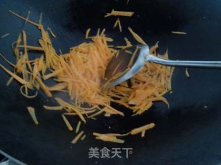 清淡的胡萝卜炒肉丝的做法步骤：11