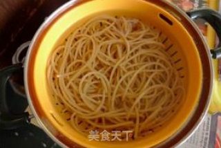 经典意式美食—培根芝士意面的做法步骤：2