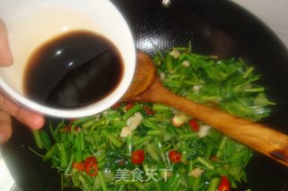 无辣不欢-【尖椒空心菜】的做法步骤：8