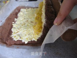 可可芒果奶冻卷的做法步骤：17