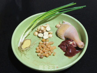 干贝鸡腿盅的做法步骤：1