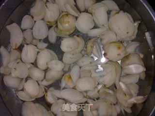 莲子百合西米露的做法步骤：2
