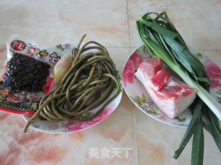 酸豇豆回锅肉的做法步骤：1
