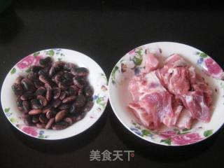 花腰豆炖排骨的做法步骤：1