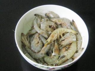 蒜辣炸杂虾的做法步骤：1