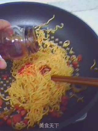 泡菜酱拌方便面的做法步骤：7