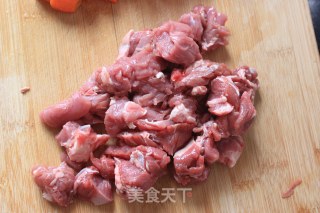 胡萝卜炖牛肉的做法步骤：1