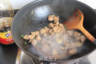 胡萝卜炖牛肉的做法步骤：4