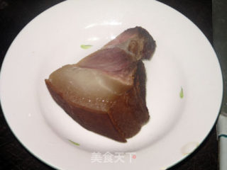 腊肉炒水芹菜的做法步骤：1