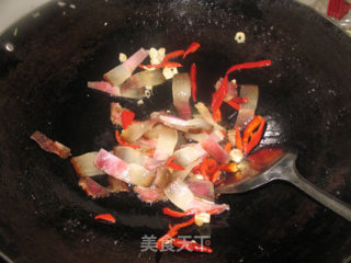 腊肉炒水芹菜的做法步骤：7
