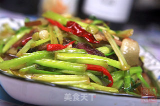 腊肉炒水芹菜的做法步骤：10