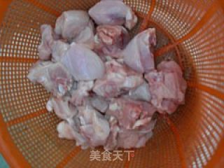 家常炒兔肉的做法步骤：1