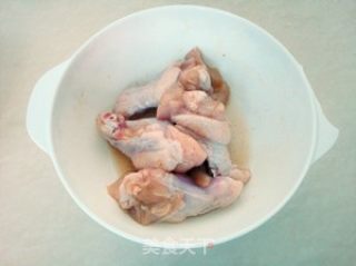 香菇炖鸡腿的做法步骤：2