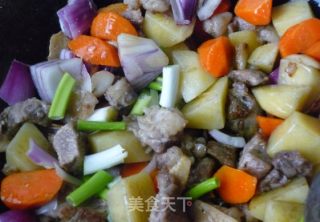 咖喱牛肉的做法步骤：7