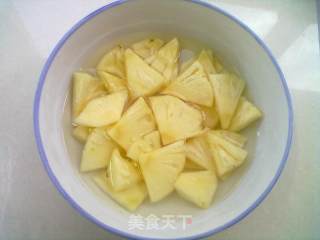 水果海鲜配——凤梨巴沙鱼柳的做法步骤：2