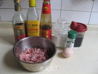 四喜丸子的做法步骤：1