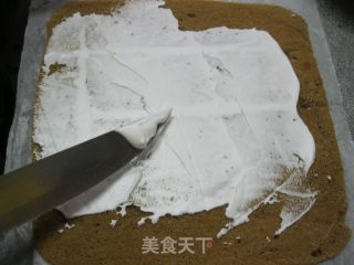 咖啡海绵蛋糕卷的做法步骤：17