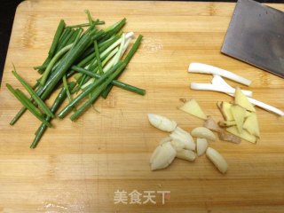 葱姜蛏子的做法步骤：3