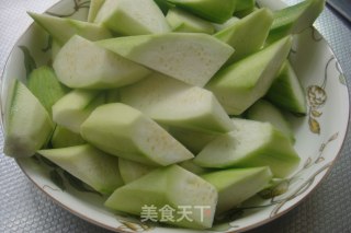 【番茄烧丝瓜】的做法步骤：1