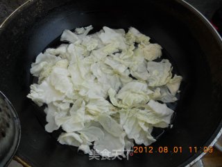 圆白菜炒粉丝的做法步骤：3