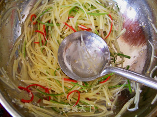 心蓝手制私房菜【私房秘制酸辣土豆丝】——为爱烹饪的做法步骤：8