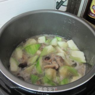 香菇丝瓜汤的做法步骤：4