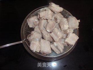 土豆烧排骨的做法步骤：3