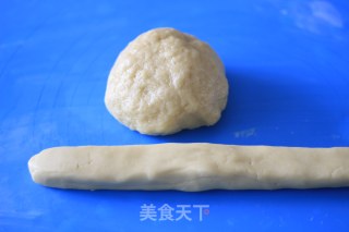 玫瑰花月饼的做法步骤：2