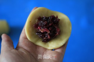 玫瑰花月饼的做法步骤：8