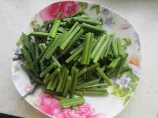 韭苔虾仁炒鸡蛋的做法步骤：2
