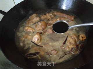 美味农家菜——玉米炖猪手的做法步骤：8