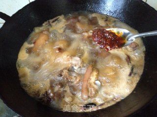 美味农家菜——玉米炖猪手的做法步骤：12
