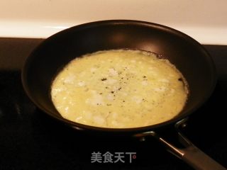 蛋丝蒜苗炒细粉的做法步骤：2