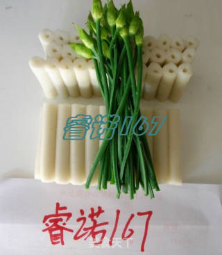 炒空心年糕的做法步骤：1