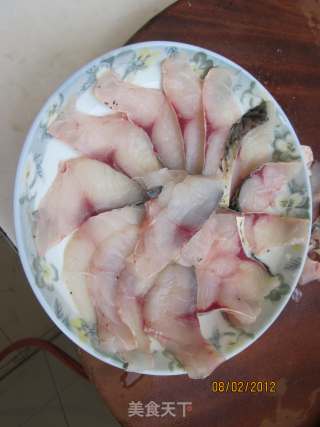 夏日无油烟---蒸菜1 清蒸鱼片的做法步骤：3