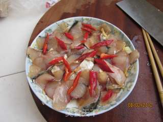 夏日无油烟---蒸菜1 清蒸鱼片的做法步骤：4