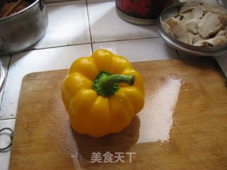 家常小炒——彩椒圣瓜炒鸡丝的做法步骤：1